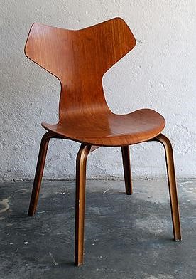 Arne Jacobsen’s Ant Chair relied on new technology to bend wood.